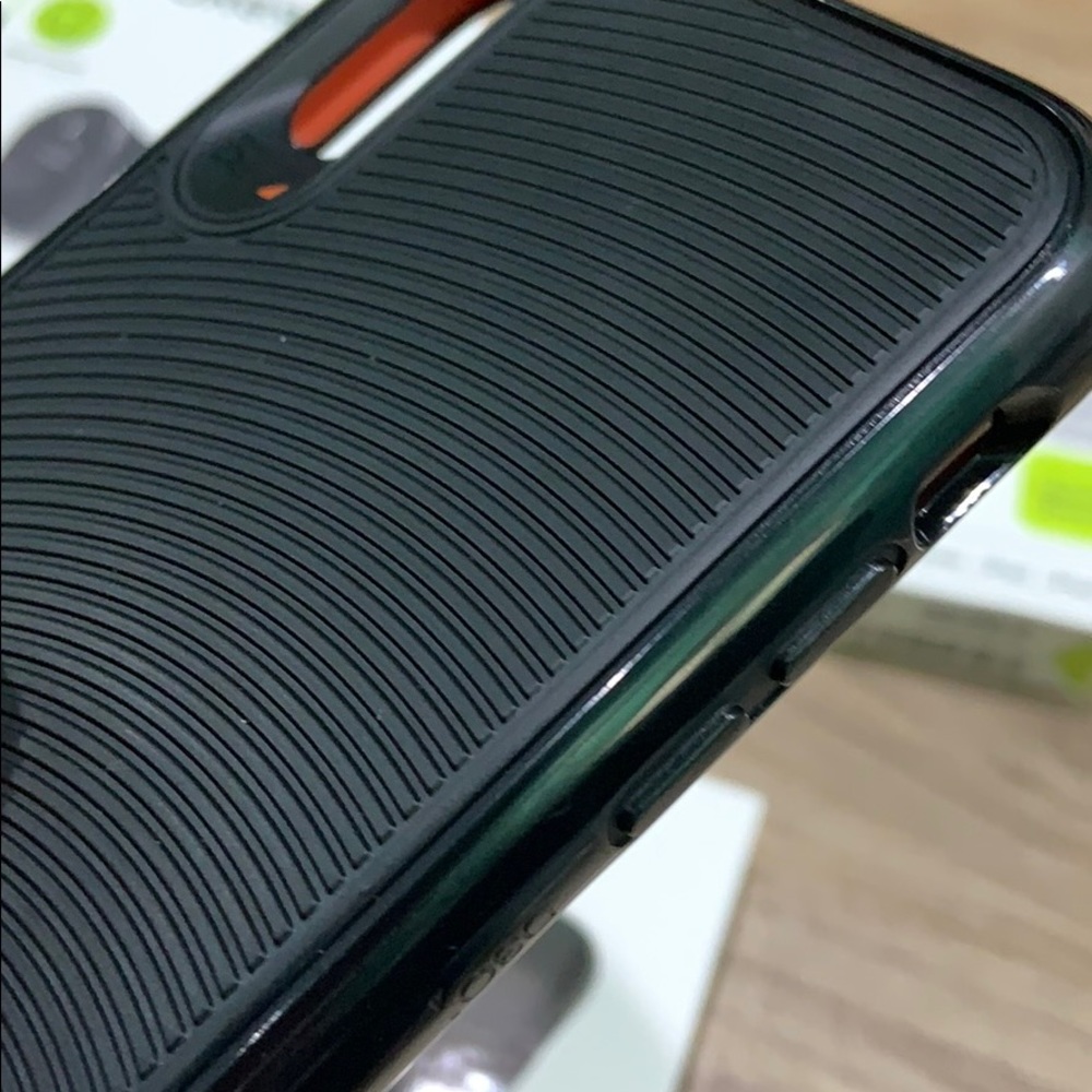 Gear4 battersea iPhone XR case